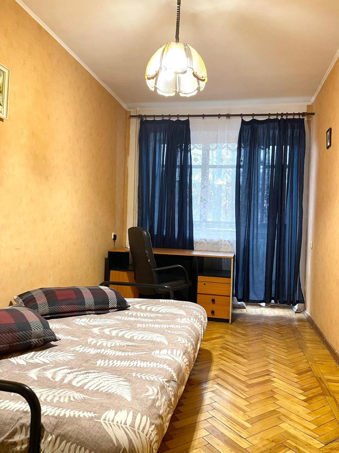 яворницького 79 2 кв *